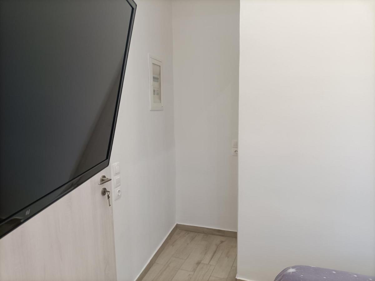 Beautiful Pedestrian Apartment Athena Bagian luar foto